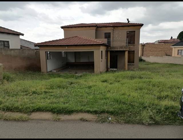 4 BEDROOM HOUSE FOR SALE IN ZAKARIYYA PARK